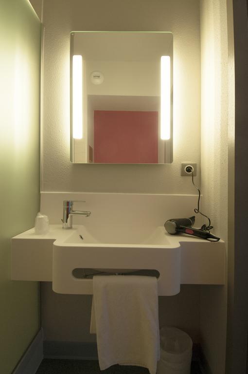 B&B Hotel La Rochelle Beaulieu Puilboreau Quarto foto